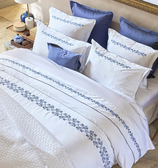 Embroidered premium satin duvet cover MIRABEU - HomeFashion