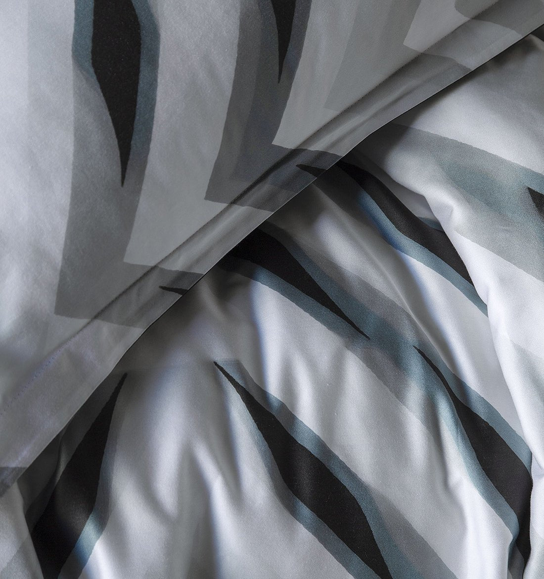 All - in - 1 Satin Duvet Cover Set QUADRA - HomeFashion